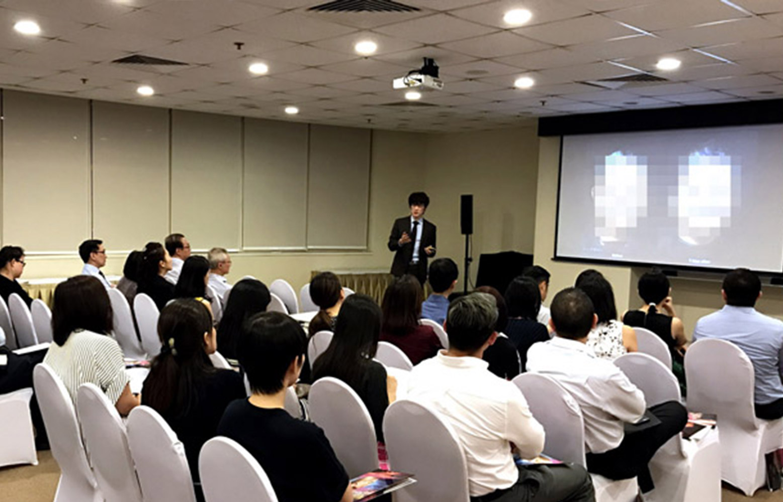 新加坡皮膚科醫學會邀請曾繁聞醫師演講-非手術美容治療最佳效果背後的科學